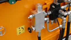 Щепорез бензиновый на шасси с тормозной системой  LS 100/27 CB